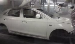 最新爆料汽车视频在线观看,在线观看，尽享科技盛宴